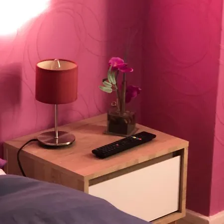 Privees Ferry-port-place D'armes Проживание в семье