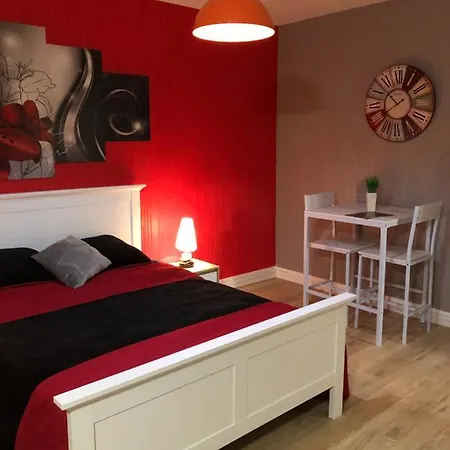 Privees Ferry-port-place D'armes