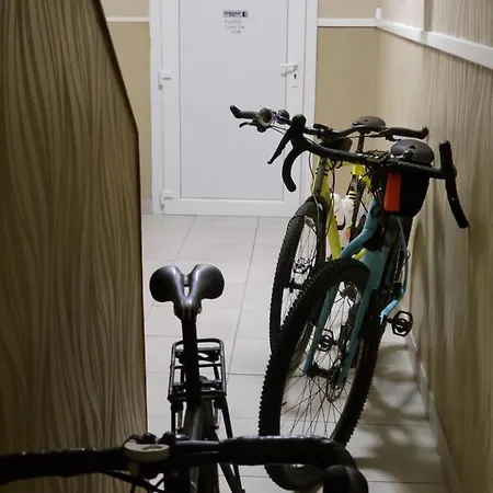 Проживание в семье Privees Ferry-port-place D'armes