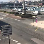 Privees Ferry-port-place D'armes Homestay
